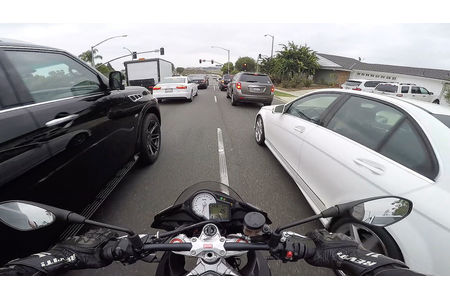 Erstaunlich Lane Splitting Deutschland Bild