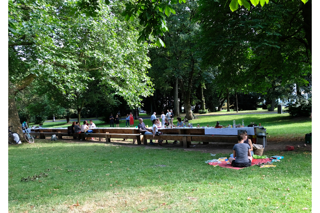 Für den Erhalt des langen Tisches am Sachsenring in Köln - Online-Petition