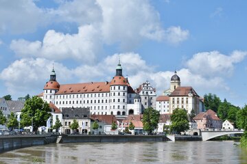 Bild der Petition Sichere Geh- und Fahrradwege für Neuburg!