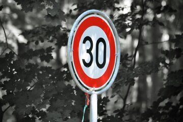 Bild der Petition Verkehrsberuhigende Maßnahmen/  An der Barsbek